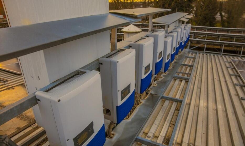 Jakie są zalety korzystania z falowników w systemach solarnych? Jakie są zalety korzystania z falowników w systemach solarnych?