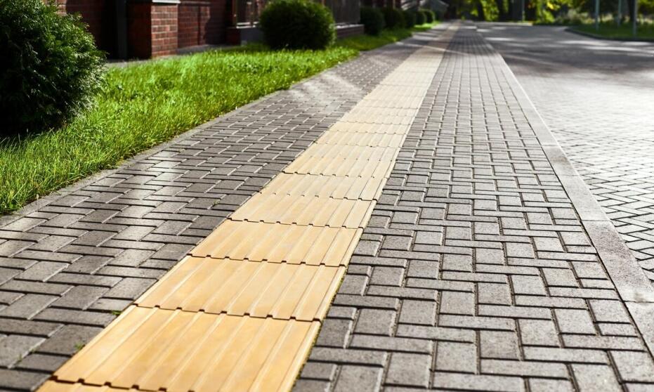 Udogodnienia dla osób z niepełnosprawnościami na parkingach