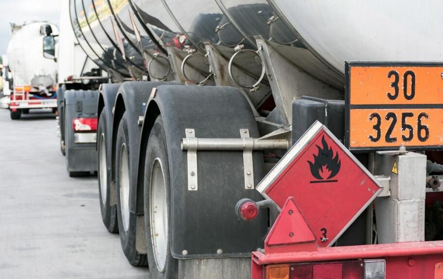 Jakie są najważniejsze przepisy dotyczące transportu materiałów łatwopalnych? Jakie są najważniejsze przepisy dotyczące transportu materiałów łatwopalnych?