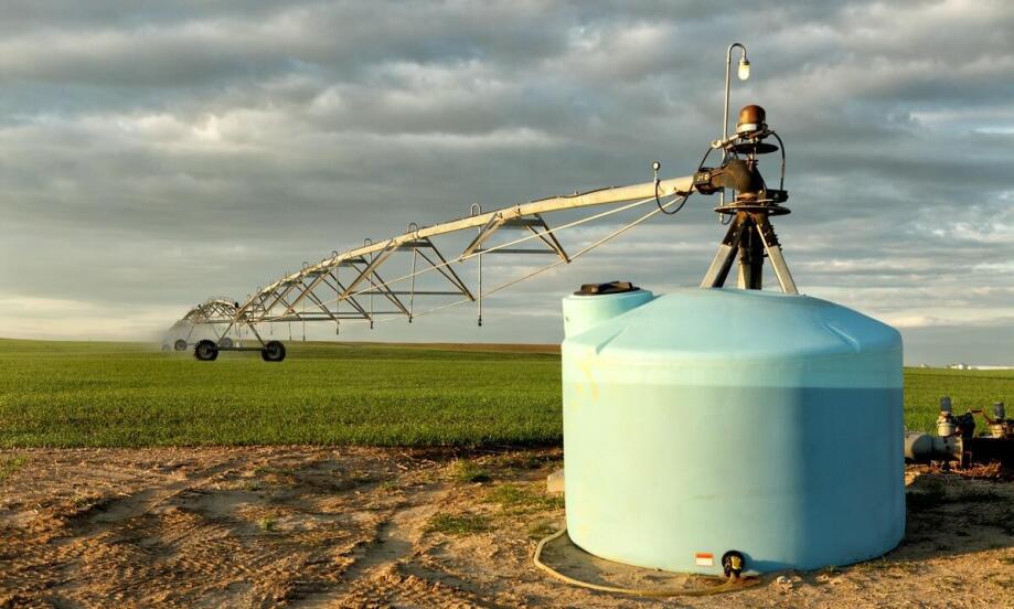 Rola zbiorników na wodę w gospodarstwach rolnych i przemysłowych