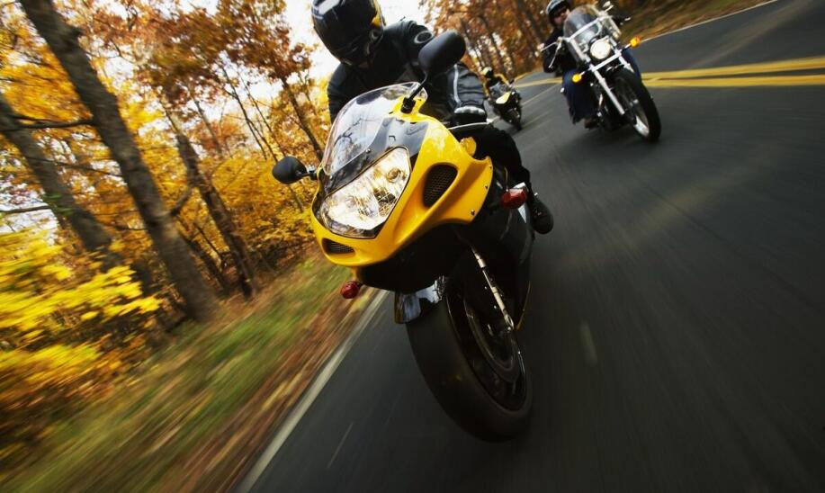 Jakie innowacje technologiczne zawiera model Benelli TRK 125? Jakie innowacje technologiczne zawiera model Benelli TRK 125?