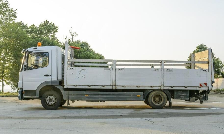 Jak zabezpieczyć ładunek podczas taniego transportu w Warszawie?