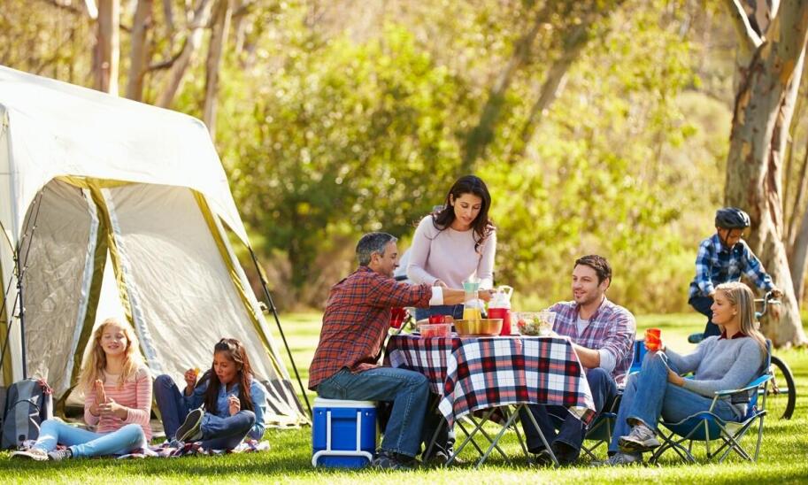 Dlaczego warto wybrać kemping w Radkowie?