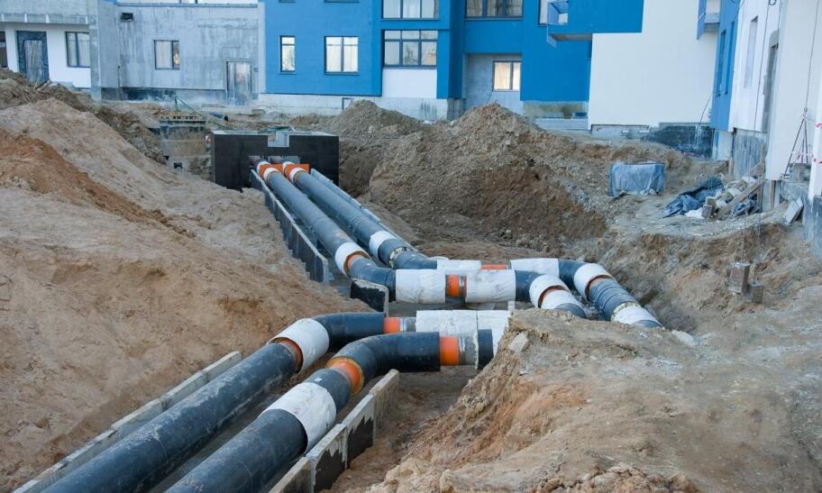 Jakie są różnice między kręgami betonowymi bez stopni a tymi ze stopniami złazowymi? Jakie są różnice między kręgami betonowymi bez stopni a tymi ze stopniami złazowymi?