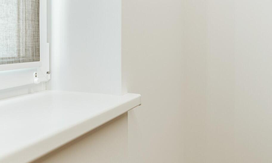 Jakie materiały są najlepsze do produkcji parapetów zewnętrznych?