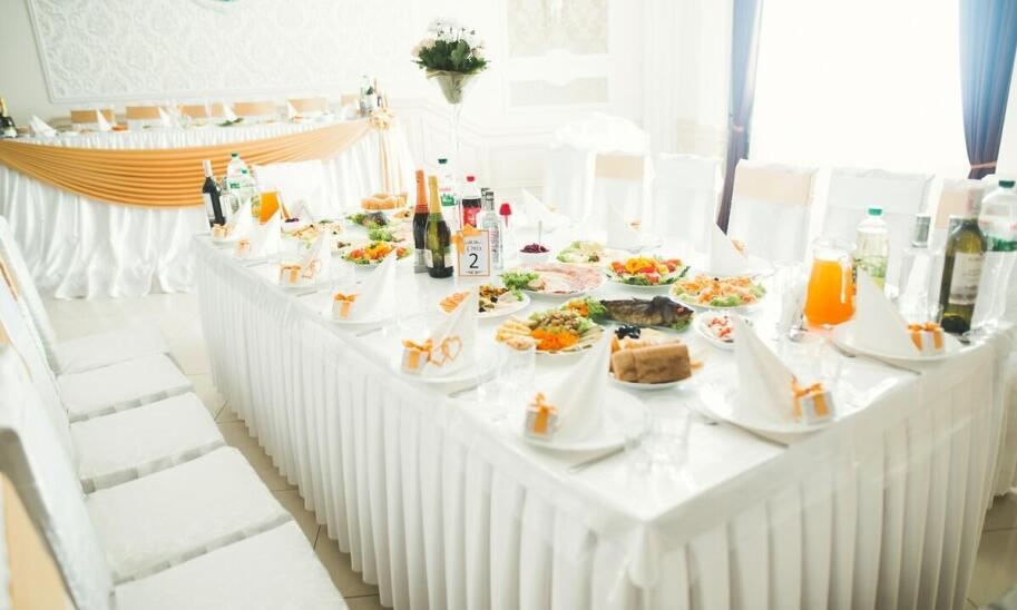 Jakie tradycyjne potrawy znajdziesz w naszym cateringu świątecznym w Toruniu? Jakie tradycyjne potrawy znajdziesz w naszym cateringu świątecznym w Toruniu?