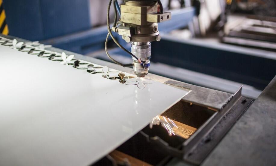 Wykorzystanie nowoczesnych technologii w produkcji części do maszyn budowlanych – przegląd rozwiązań