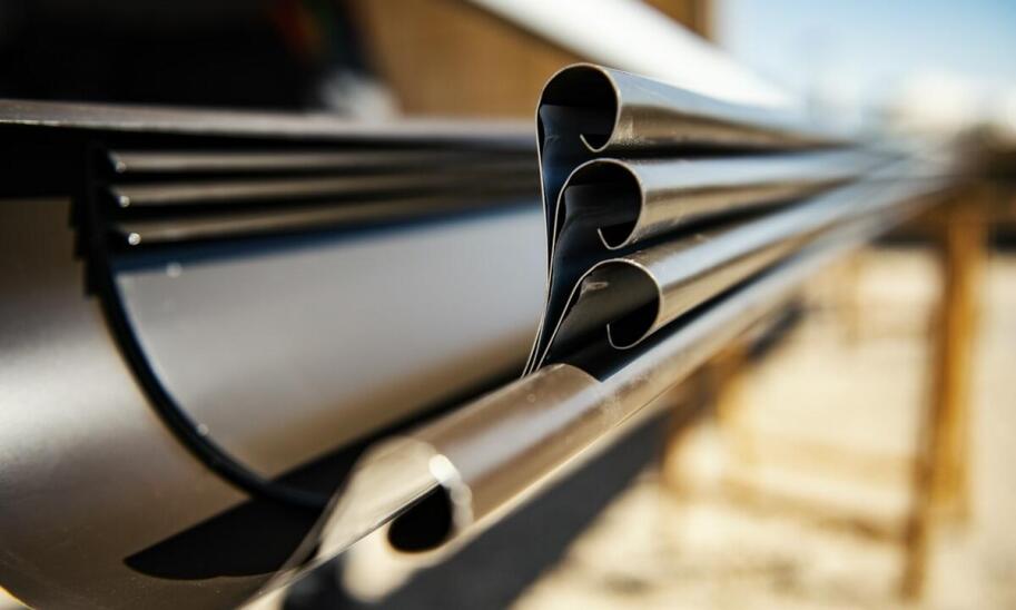 Jakie są różnice między folią antykorozyjną VCI a tradycyjnymi metodami ochrony metali?