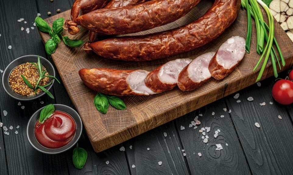 Kiełbasa paprykowa w sklepach - jak wybrać najlepszy produkt? Kiełbasa paprykowa w sklepach - jak wybrać najlepszy produkt?