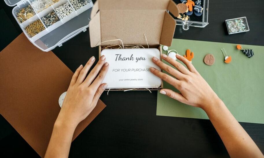 Prezent na dzień nauczyciela – jak postawić na lokalne produkty?