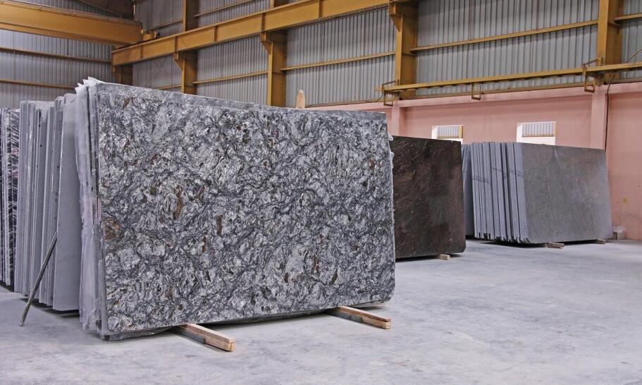 Jakie są korzyści z wyboru lokalnego producenta kostki granitowej?