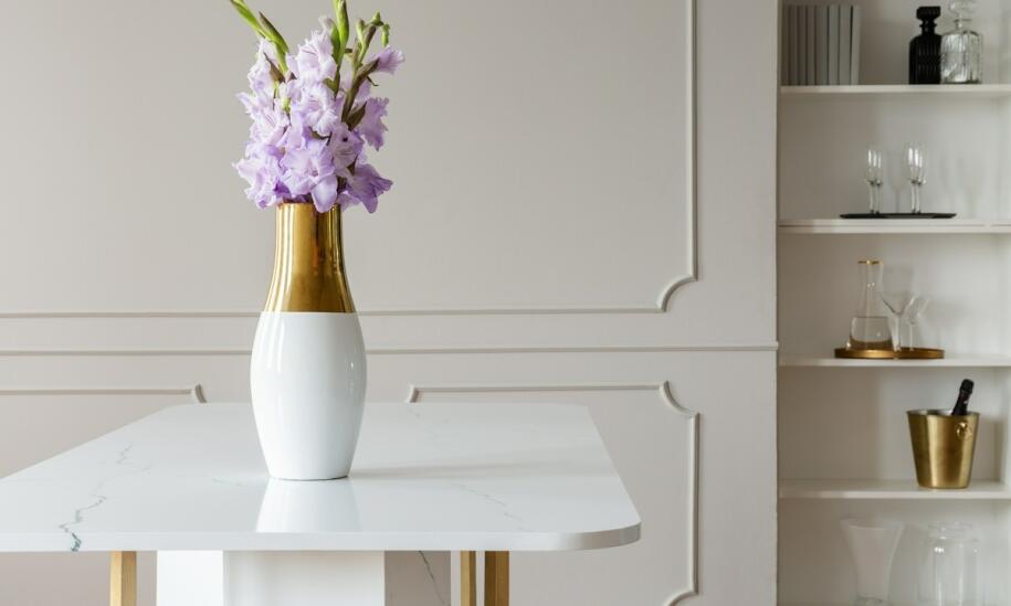 Jadalnie nowoczesne: Jakie meble wybrać, aby stworzyć elegancką przestrzeń