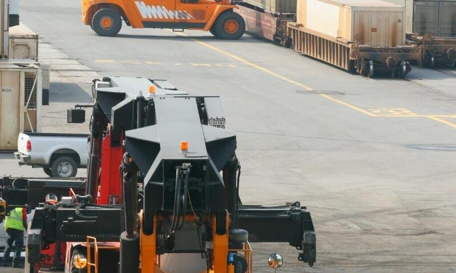 Bezpieczeństwo w transporcie kontenerów morskich – kluczowe zasady i praktyki Bezpieczeństwo w transporcie kontenerów morskich – kluczowe zasady i praktyki