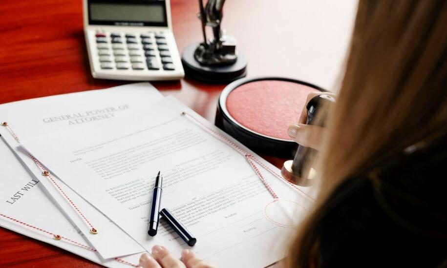 Czas oczekiwania na sporządzenie aktu notarialnego: co wpływa na jego długość?