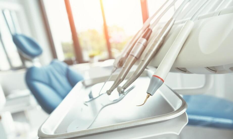 Laser stomatologiczny w implantologii: Nowoczesne podejście do zabiegów