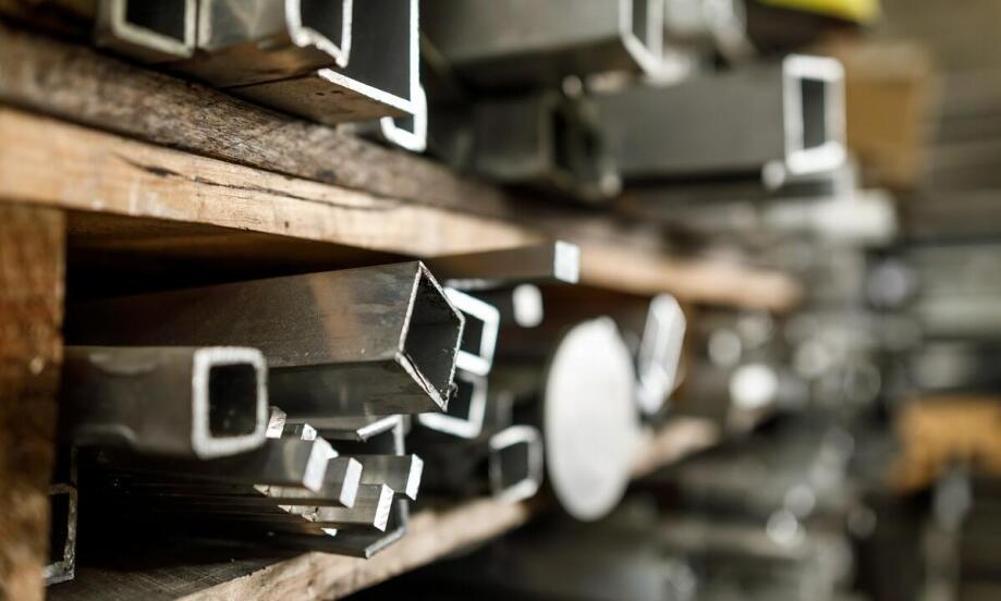 Dlaczego warto wybrać nasze kątowniki do projektów budowlanych?