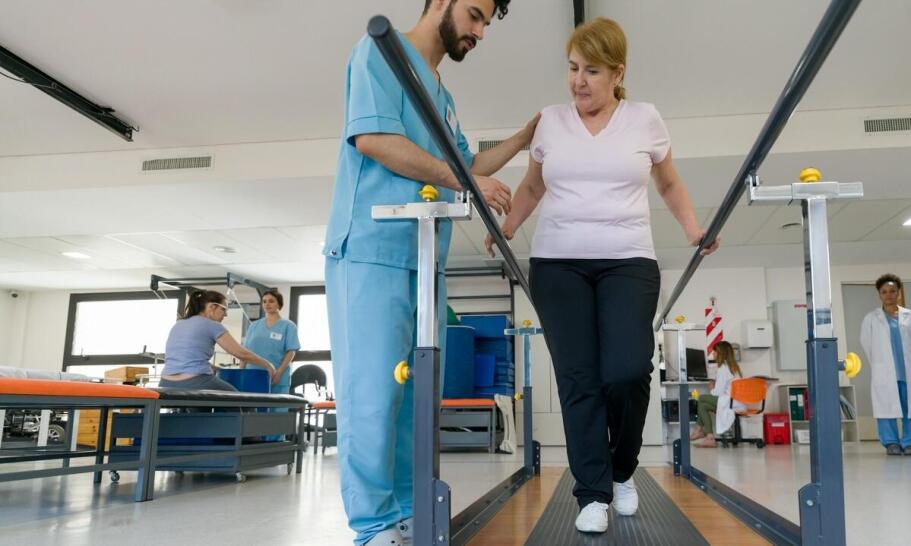 Jakie korzyści przynoszą turnusy rehabilitacyjne dla osób z przewlekłym bólem? Jakie korzyści przynoszą turnusy rehabilitacyjne dla osób z przewlekłym bólem?