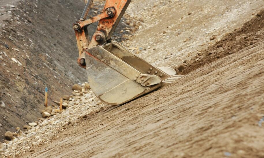 Jakie ogrodzenie sprawdzi się na skarpie?