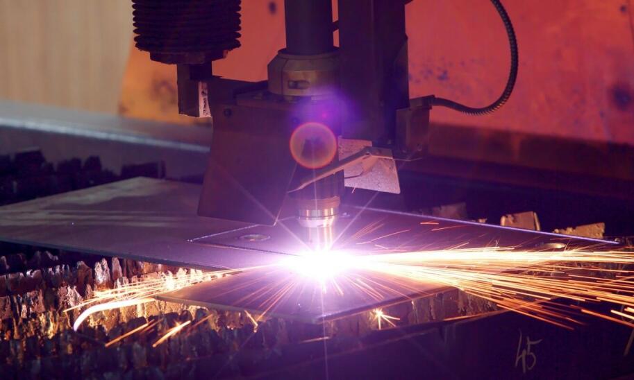 Nowoczesne technologie w obróbce stali – co warto wiedzieć?