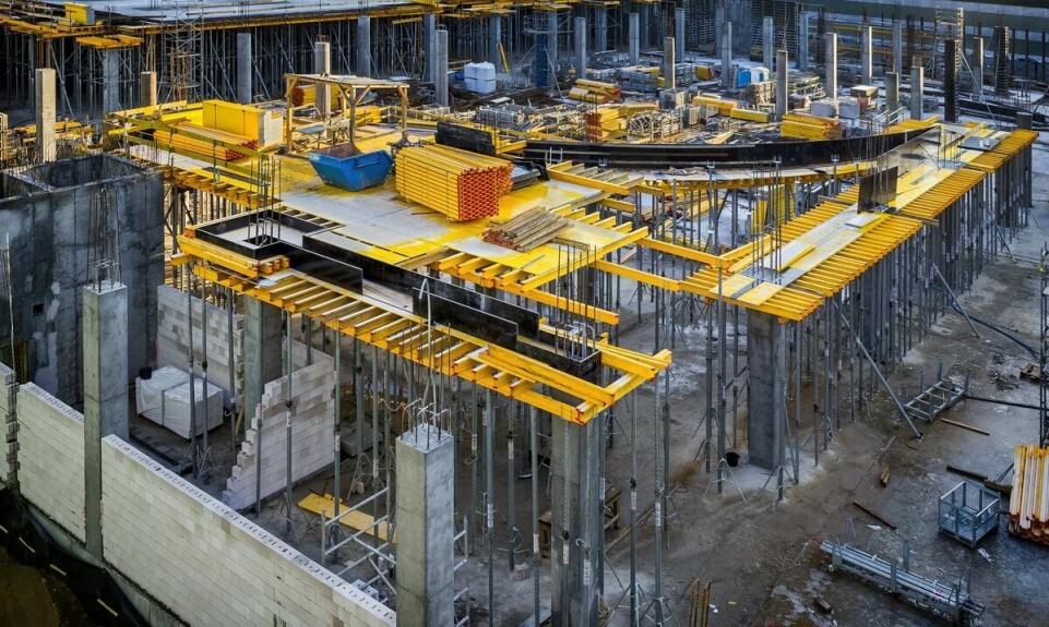 Wynajem podnośników a terminy realizacji projektów budowlanych