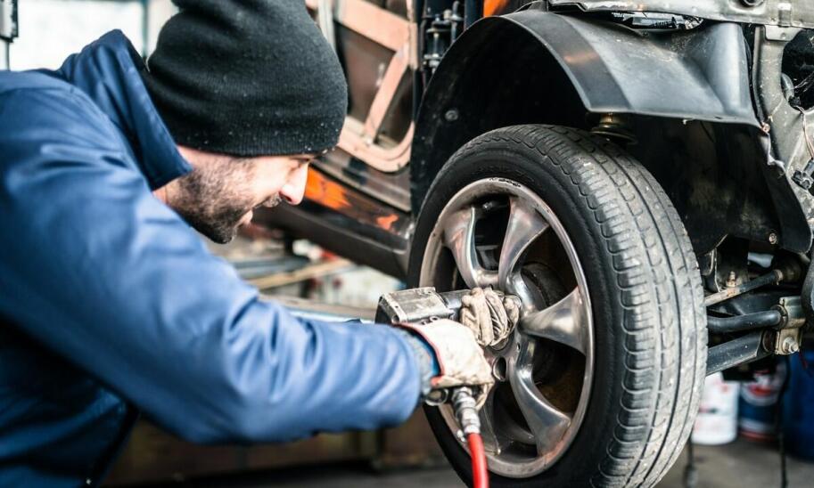 Wymiana opon – jak często należy ją przeprowadzać?