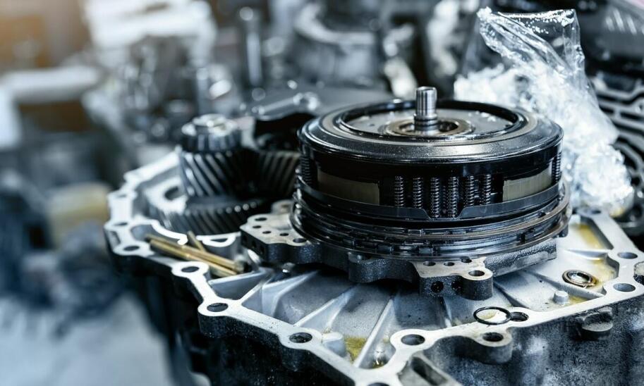 Poradnik: Kiedy warto zdecydować się na regenerację sterownika skrzyni biegów?