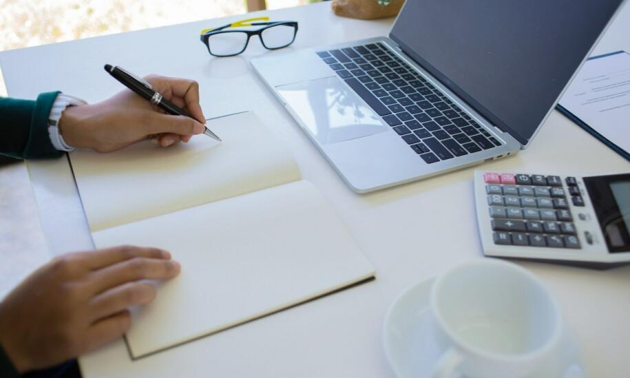 Koryfeusz definicja a przygotowywanie wniosków o dofinansowanie - co musisz wiedzieć?