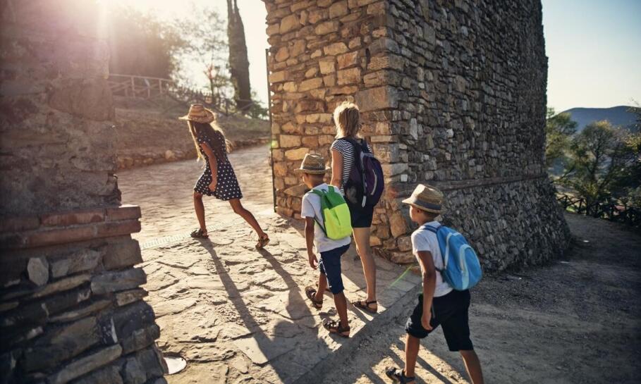 Bezpieczny transport dzieci na wycieczki do Berlina – co warto wiedzieć?