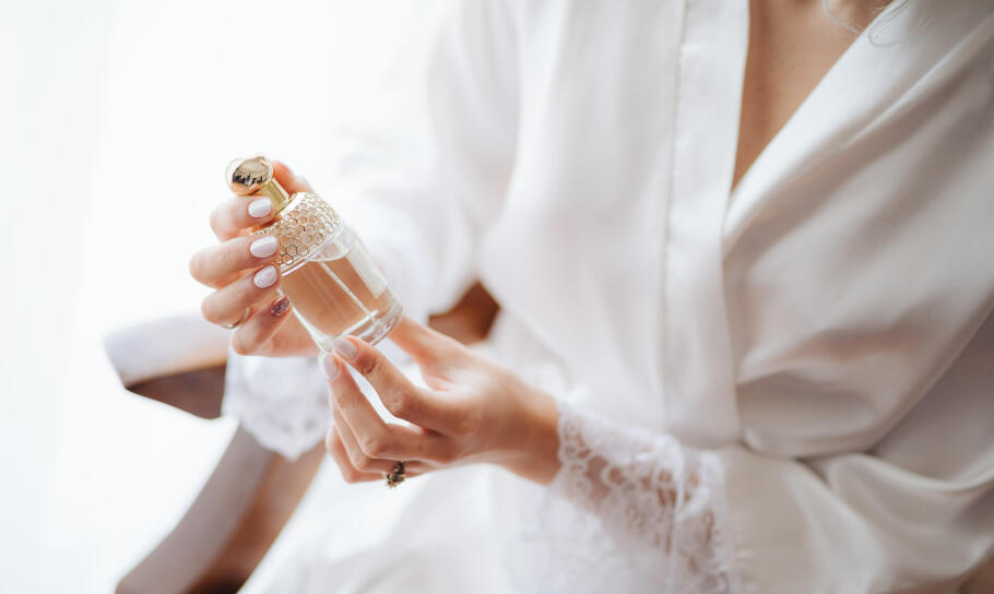 Perfumy niszowe damskie i męskie – zapachy, które wyróżniają się z tłumu