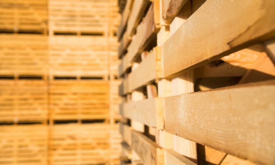 Palety na zamówienie – idealne rozwiązanie dla specyficznych potrzeb transportowych