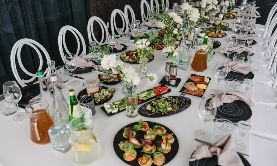 Dlaczego warto wybrać catering Gliwice na imprezy firmowe?