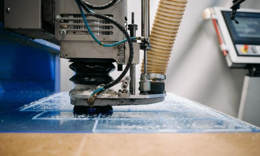 Dlaczego klienci wybierają oklejanie krawędzi płyt meblowych PCV w swoich projektach?