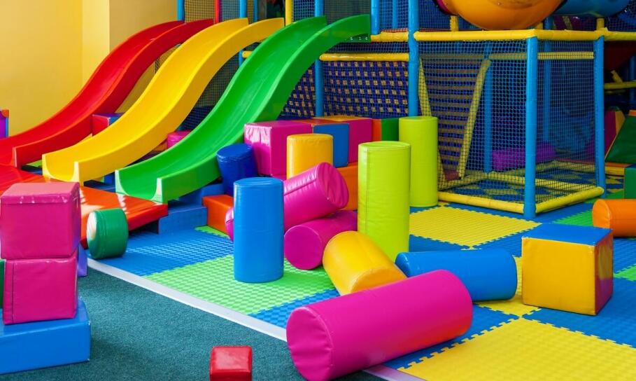 Jakie są zalety korzystania z pad’ów Future SafetyPad w parkach trampolin? Jakie są zalety korzystania z pad’ów Future SafetyPad w parkach trampolin?