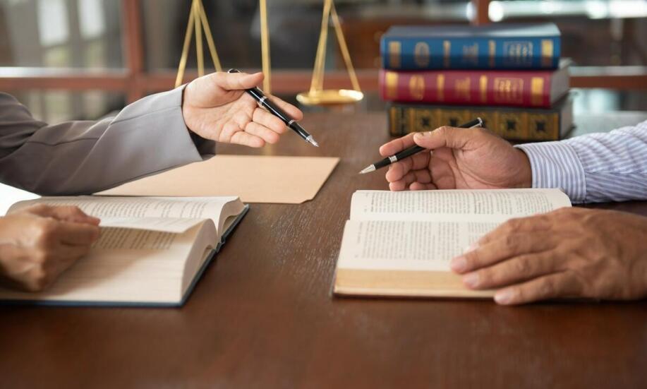 Zrozumienie procesu karnego: pomoc kancelarii karnej w Warszawie dla oskarżonych