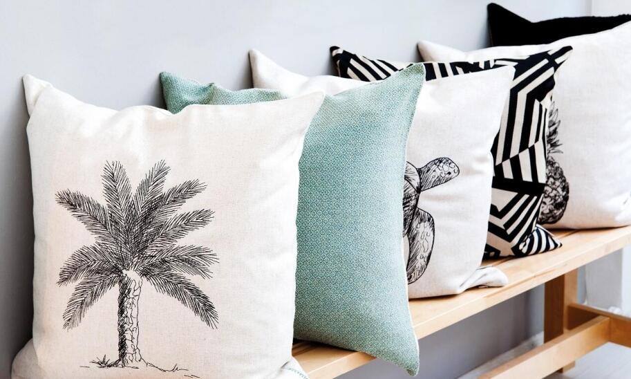 Na co zwrócić uwagę wybierając poduszki dekoracyjne do wnętrza? 