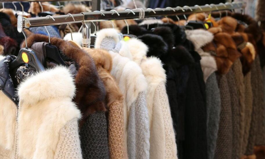 Stylowe połączenia z czekoladową kurtką zimową – inspiracje na każdą okazję