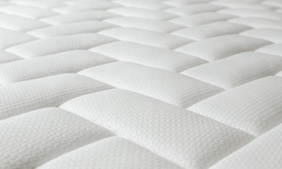 Materac 180x200 a regeneracja organizmu – dlaczego to takie ważne?