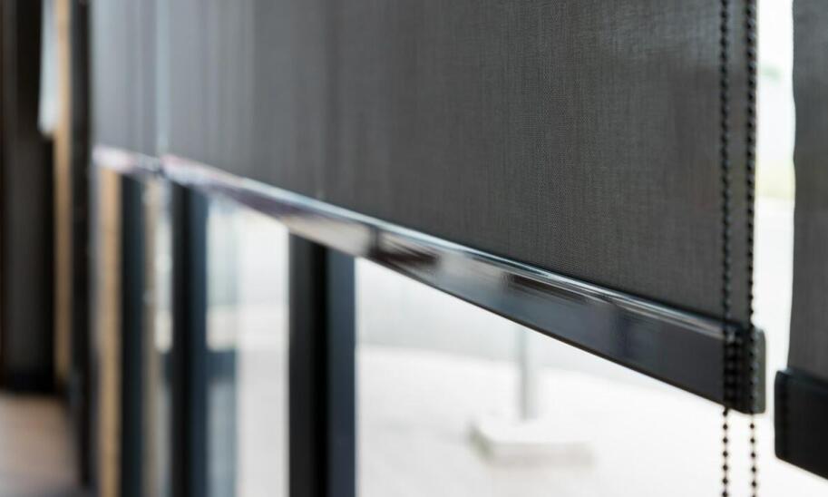 Jakie innowacyjne materiały wykorzystuje się w produkcji rolet plisowanych?