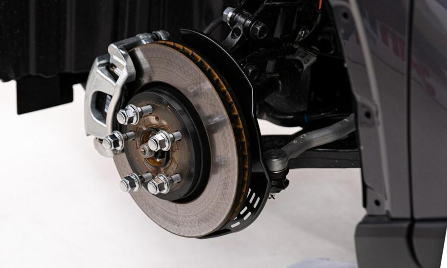 Kiedy istnieje potrzeba naprawy zacisków hamulcowych?