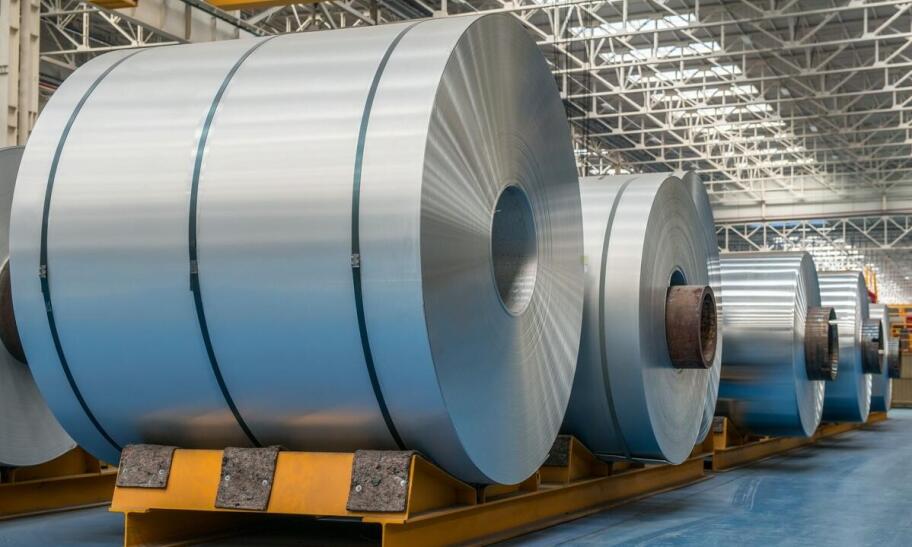 Taśmy aluminiowe – zastosowania i zalety w przemyśle budowlanym Taśmy aluminiowe – zastosowania i zalety w przemyśle budowlanym