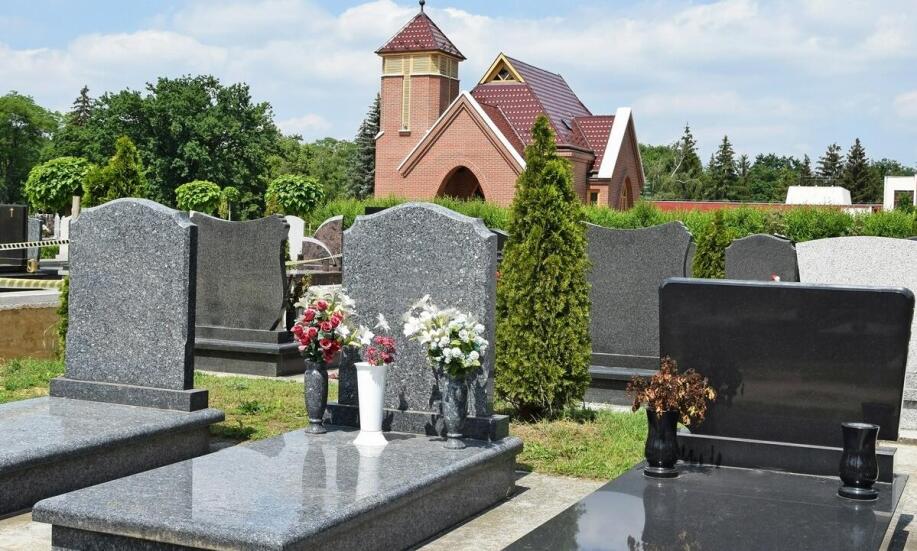 Nagrobki pojedyncze czy podwójne w monkach: co wybrać dla bliskich? Nagrobki pojedyncze czy podwójne w monkach: co wybrać dla bliskich?