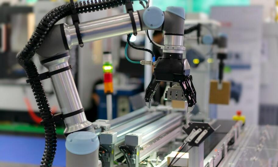 Robotyzacja w przemyśle – przykłady zastosowań i innowacji Robotyzacja w przemyśle – przykłady zastosowań i innowacji