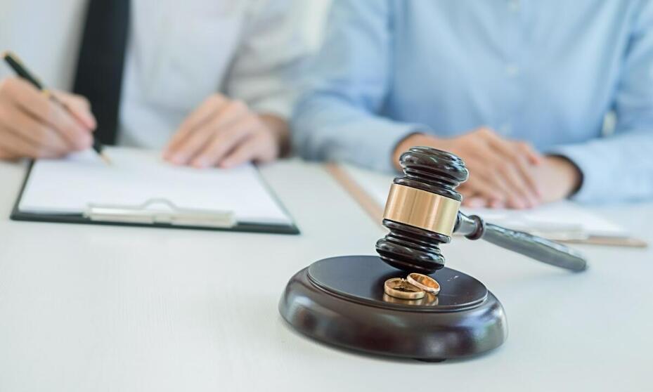 Jak przebiega podział majątku po zakończeniu małżeństwa?