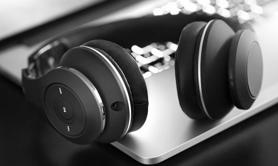 Do jakich zastosowań używane są zagłuszacze dyktafonów?