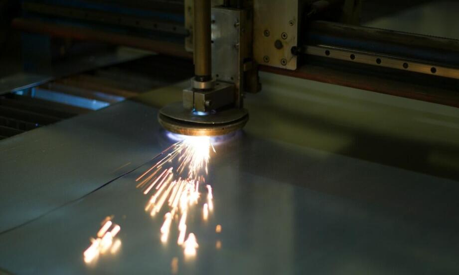 Jakie materiały można ciąć laserowo? Przegląd możliwości cięcia blach laserem