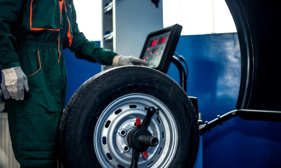 Czym jest regulacja zbieżności kół i dlaczego jest istotna?