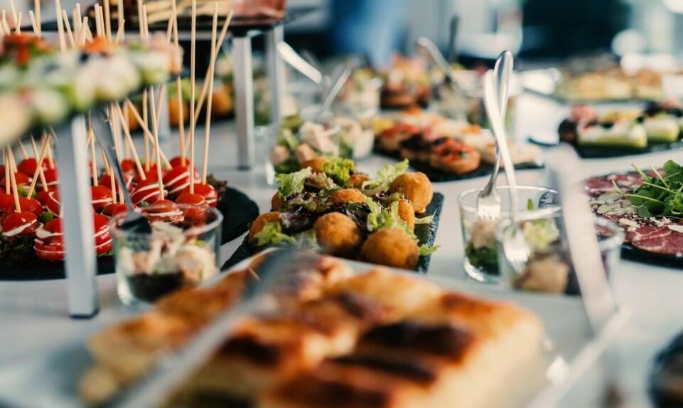 Jakie korzyści płyną z wyboru cateringu z restauracji Lębork na wydarzenia? Jakie korzyści płyną z wyboru cateringu z restauracji Lębork na wydarzenia?