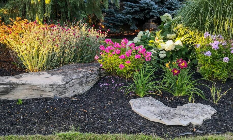 Jak można wykorzystać kamienie ozdobne w ogrodzie?