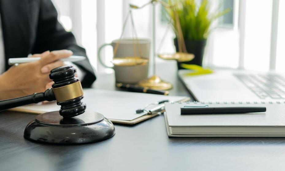 Kiedy warto skorzystać z pomocy adwokata przy ubieganiu się o odszkodowanie powypadkowe?