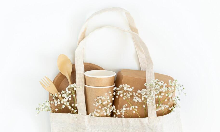 Jakie są przyszłościowe kierunki rozwoju opakowań z kartonu w kontekście ochrony środowiska?